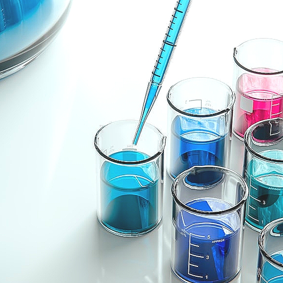 柔軟剤の原材料を混ぜてる様子